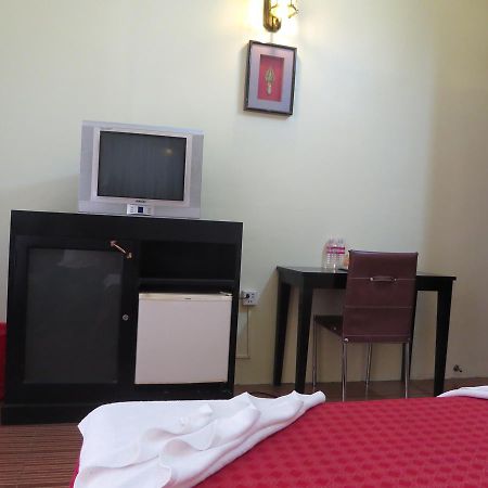 Goldie Guesthouse Phnom Penh Exterior photo