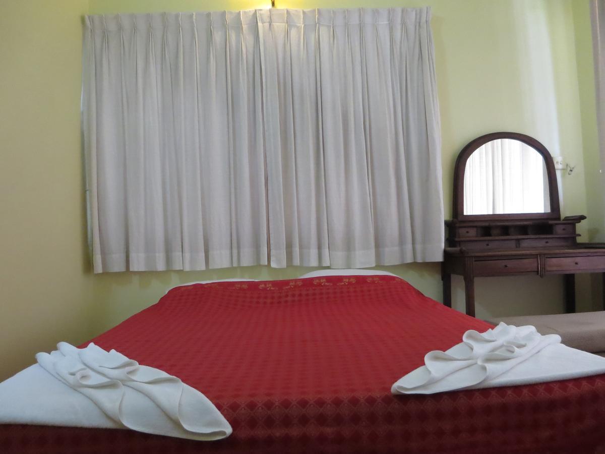 Goldie Guesthouse Phnom Penh Exterior photo