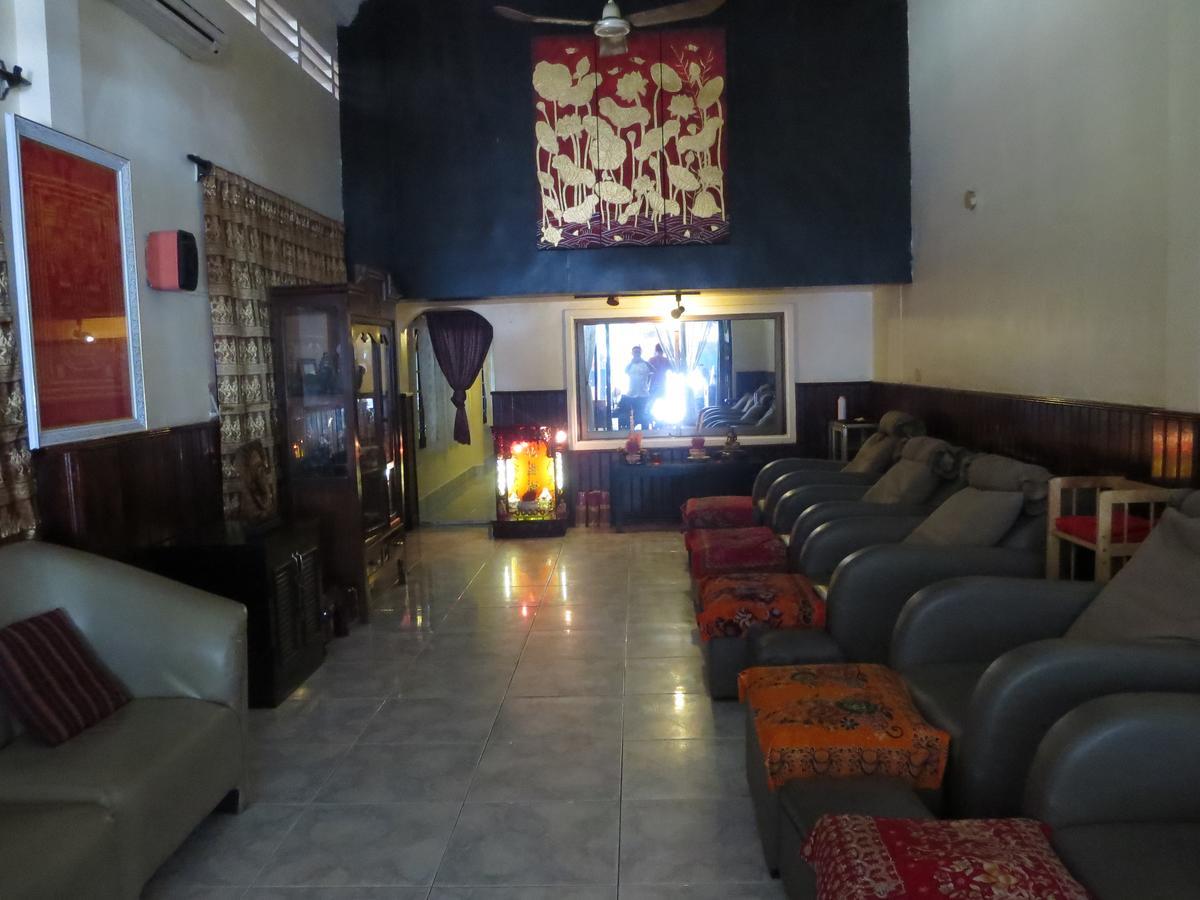 Goldie Guesthouse Phnom Penh Exterior photo