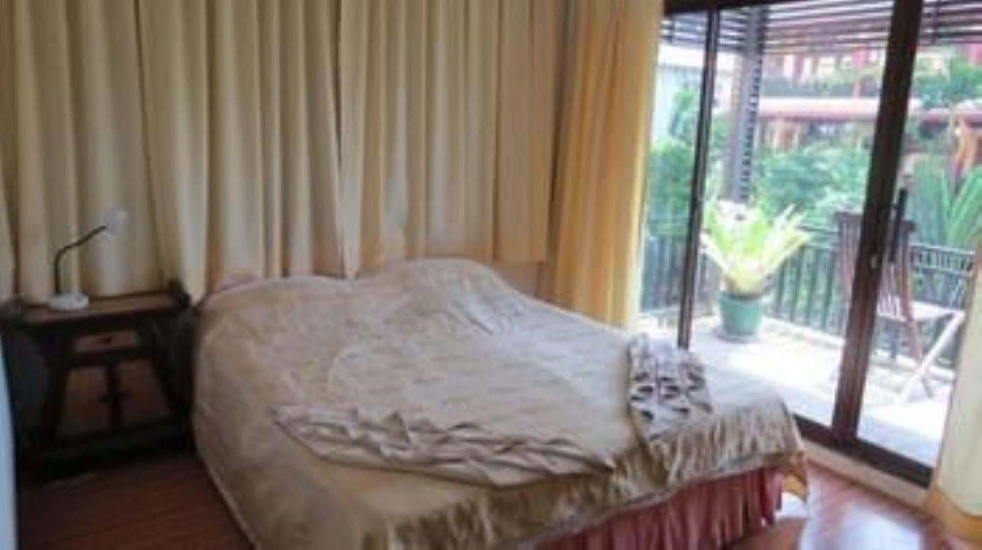 Goldie Guesthouse Phnom Penh Exterior photo